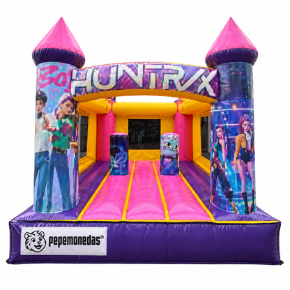 Castillo Inflable 3 x 4 m, variante Huntrix — propuesta de acabado con bordado Pepe Monedas