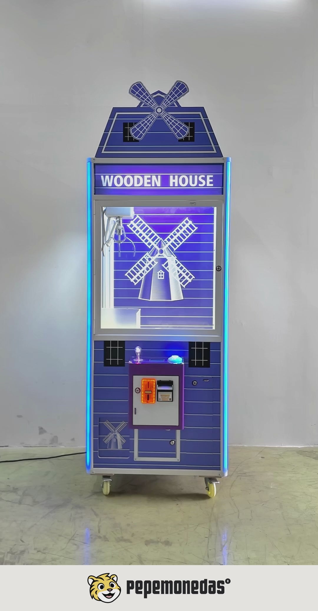 Máquina Caza Peluches "Wooden House" — version morada: demostración de funcionamiento. Pepe Monedas.