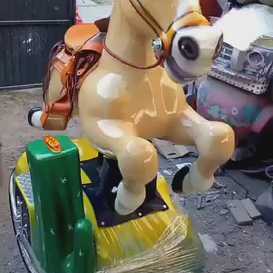 Montable "Caballo Ojotes": demostración de funcionamiento. Pepe Monedas.